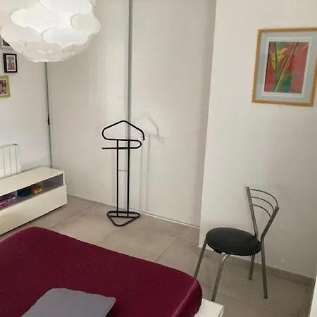 Apartment T2 Centre Lavandou Avec Climatisation Et Parking Prive - Fr-1-308-187 Le Lavandou