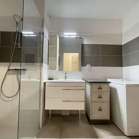 T2 Centre Lavandou Avec Climatisation Et Parking Prive - Fr-1-308-187 Apartment Le Lavandou
