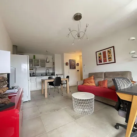 T2 Centre Lavandou Avec Climatisation Et Parking Prive - Fr-1-308-187 Apartment