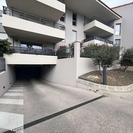 T2 Centre Lavandou Avec Climatisation Et Parking Prive - Fr-1-308-187 *