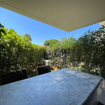 T2 Centre Lavandou Avec Climatisation Et Parking Prive - Fr-1-308-187 Apartment
